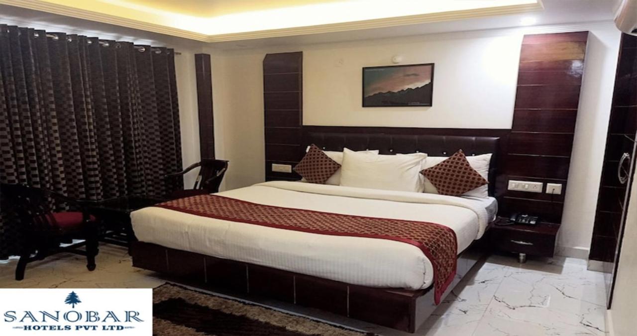 Hotel White Grand Shimla - In City Centre - A Centrally Ac Hotel Kültér fotó