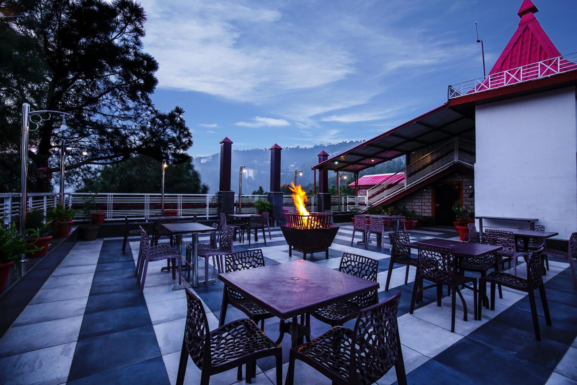 Hotel White Grand Shimla - In City Centre - A Centrally Ac Hotel Kültér fotó